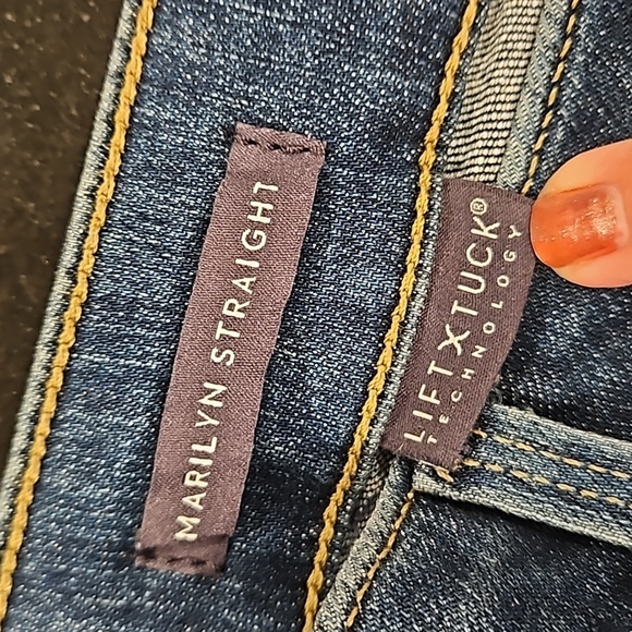 💕NYDJ💕 Marilyn Straight Leg Jeans ~ Marcel Blue 12 NWT - Picture 13 of 16